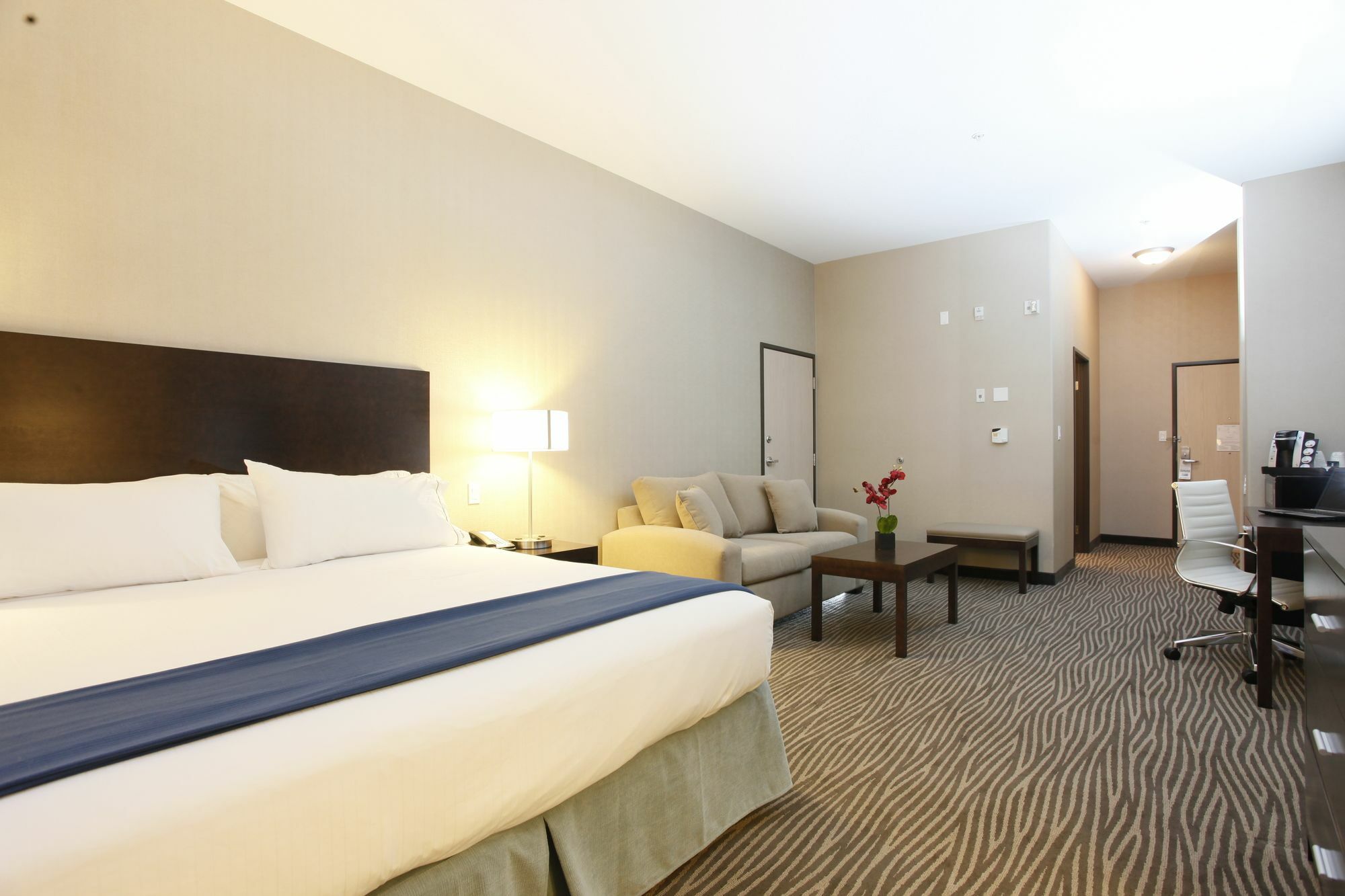 Holiday Inn Express Fort St John By Ihg Fort St. John Exterior foto