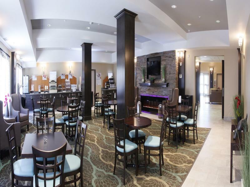 Holiday Inn Express Fort St John By Ihg Fort St. John Exterior foto